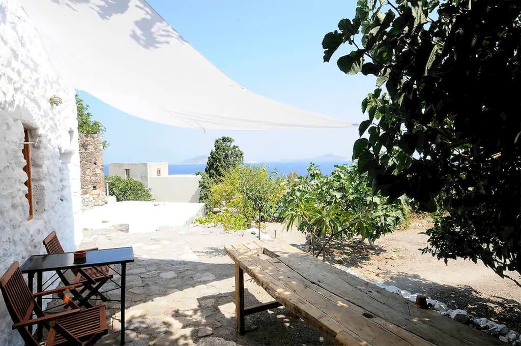 Anthousas Stone house with sea view11 Nisyrian Apartments